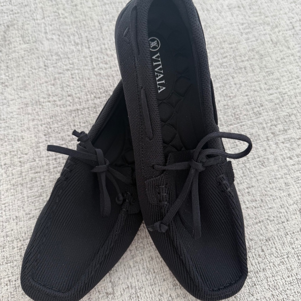 Vivaia Black Loafer - New without tags - Never worn, size 37